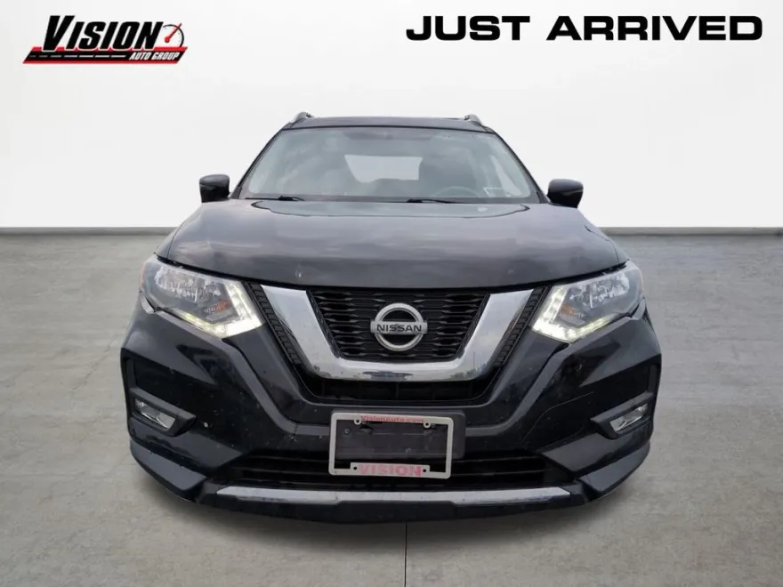 2017 Nissan Rogue SV photo 1