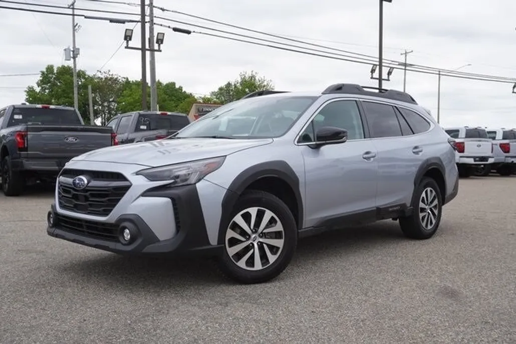 2023 Subaru Outback Premium photo 1
