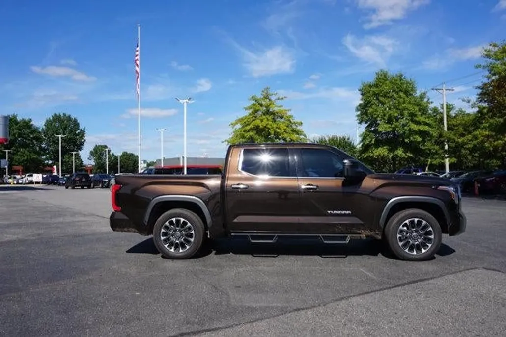 2022 Toyota Tundra Limited photo 1