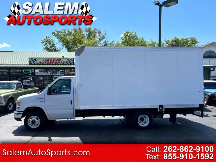 2015 Ford E-350 photo 1