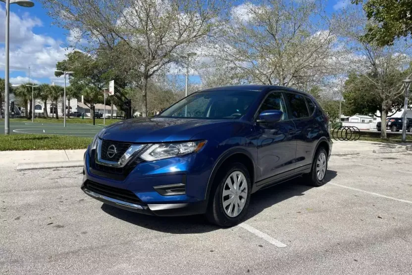 2020 Nissan Rogue photo 1