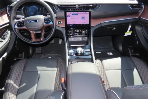 2025 Jeep Grand Cherokee Summit photo 2
