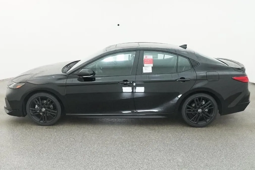 2026 Toyota Camry photo 1