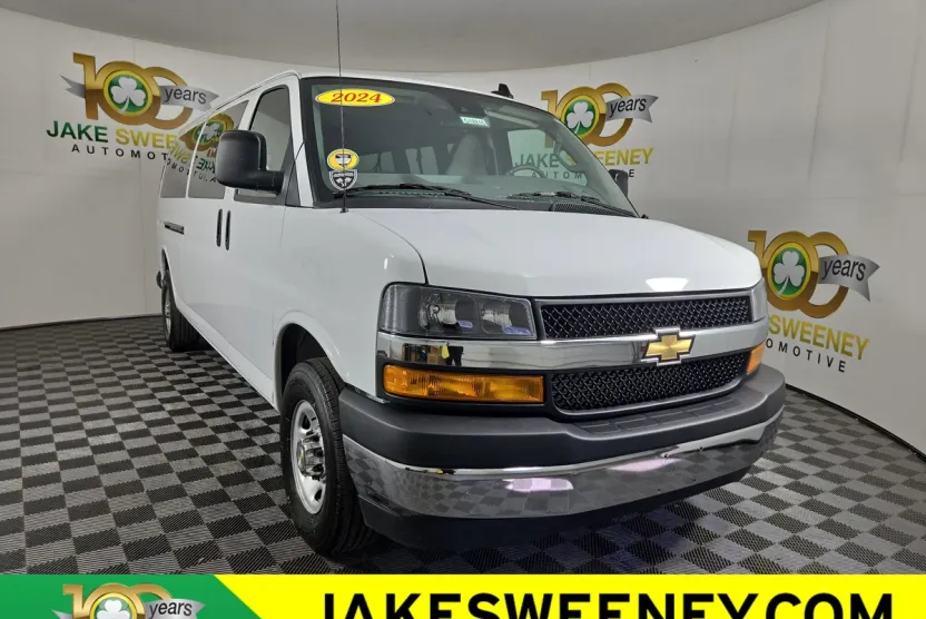 2024 Chevrolet Express 3500 Passenger Van photo 1