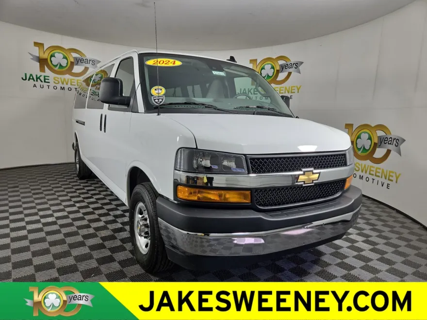 2024 Chevrolet Express 3500 Passenger Van photo 1