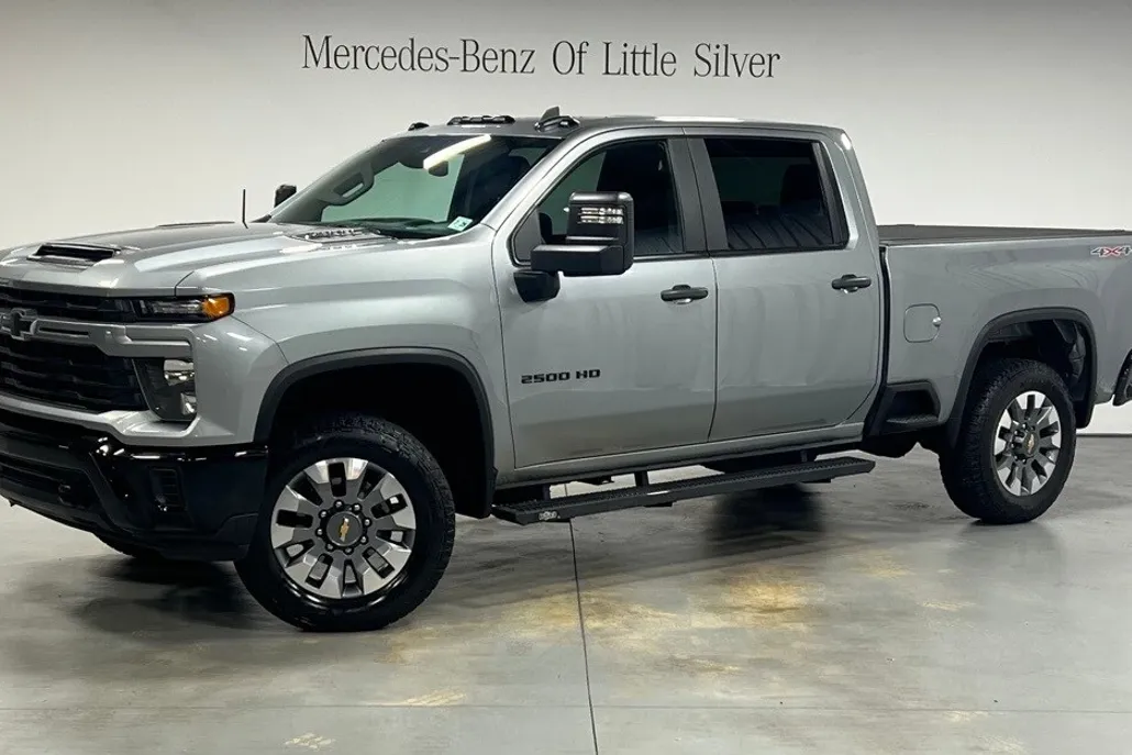 2024 Chevrolet Silverado 2500HD Custom photo 1
