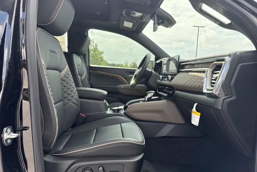 2026 Gmc Canyon Denali photo 1