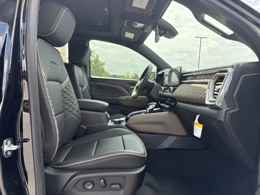 2026 Gmc Canyon Denali photo 1