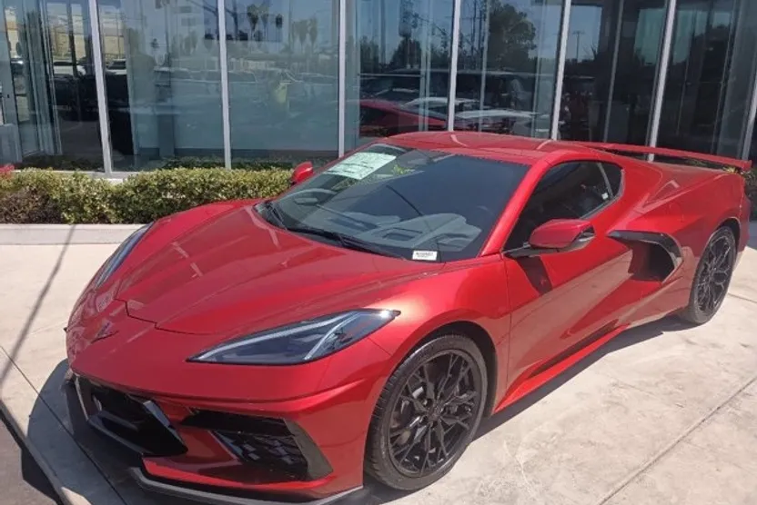 2025 Chevrolet Corvette 2LT photo 1