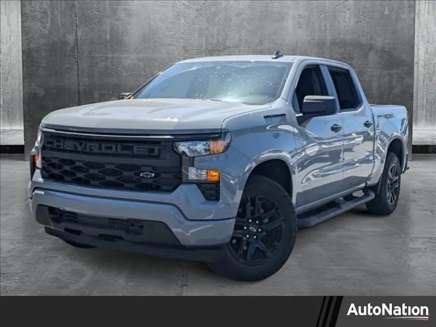 2024 Chevrolet Silverado 1500 Custom photo 1