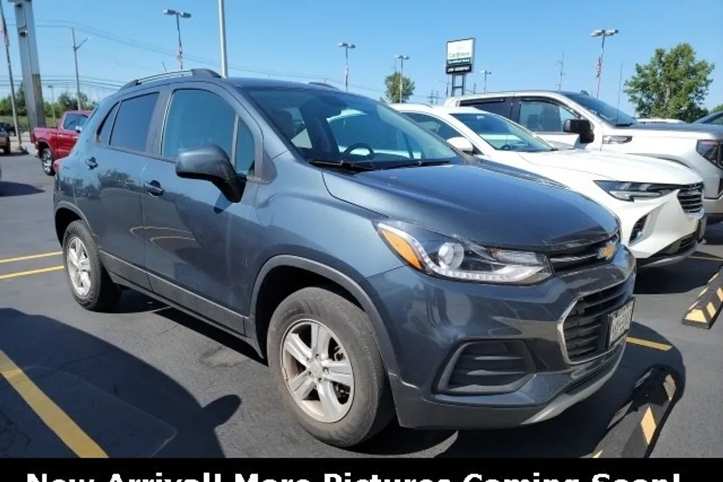 2022 Chevrolet Trax LT photo 1