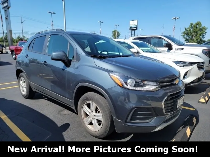 2022 Chevrolet Trax LT photo 1