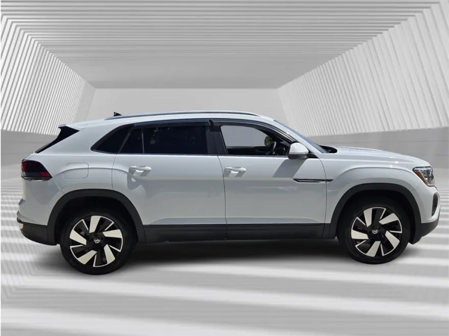 2024 Volkswagen Atlas Cross Sport SE Technology photo 1