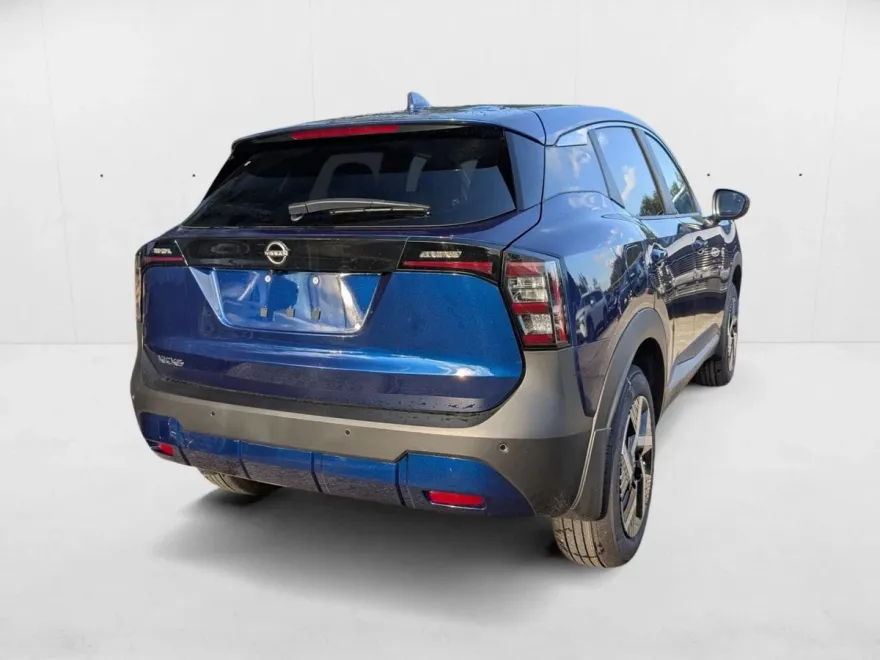 2025 Nissan Kicks SV photo 1