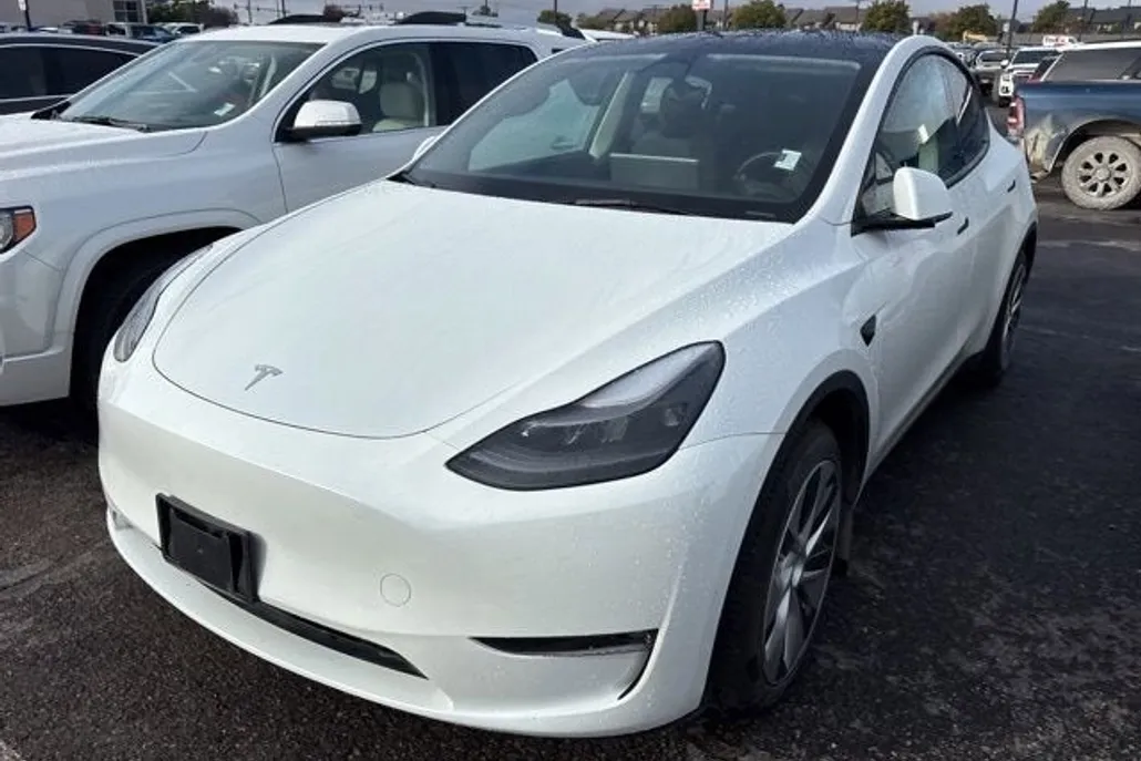 2023 Tesla Model Y Long Range photo 1