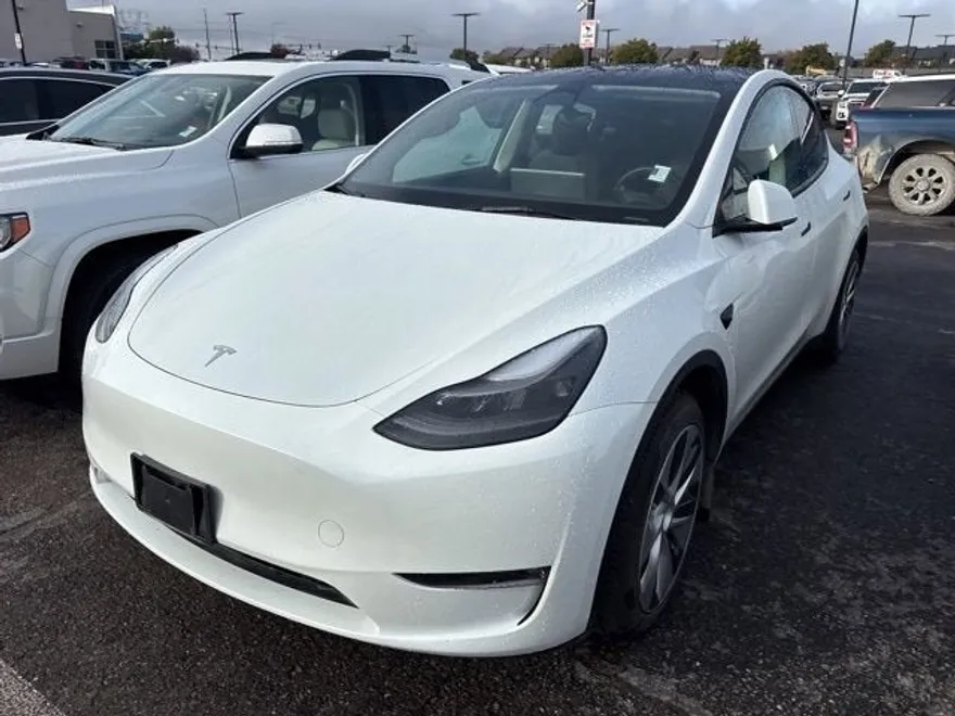 2023 Tesla Model Y Long Range photo 1