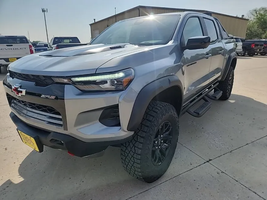 2025 Chevrolet Colorado ZR2 photo 1