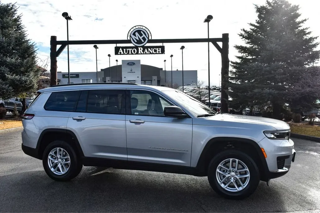 2025 Jeep Grand Cherokee L photo 1