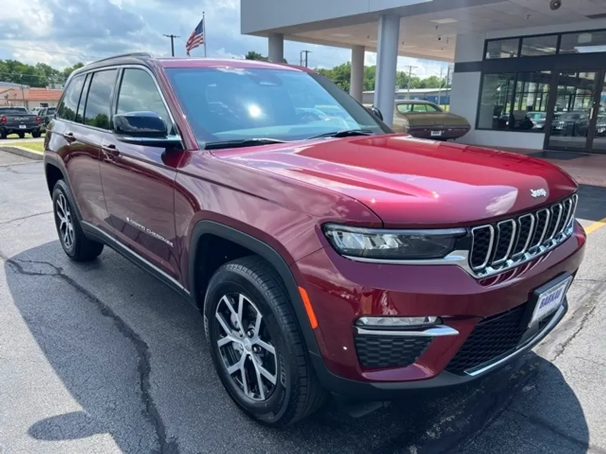 2025 Jeep Grand Cherokee Limited photo 1