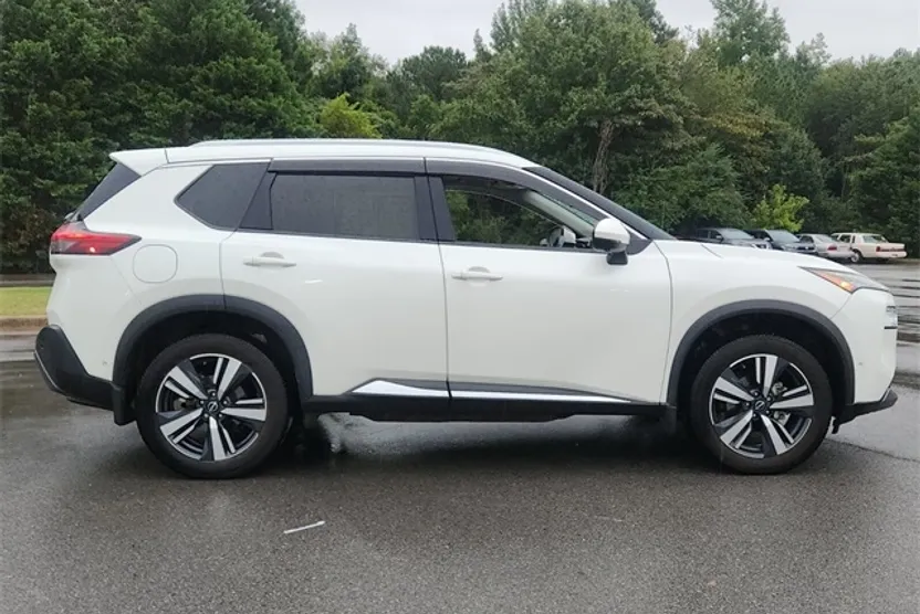 2023 Nissan Rogue SL photo 1