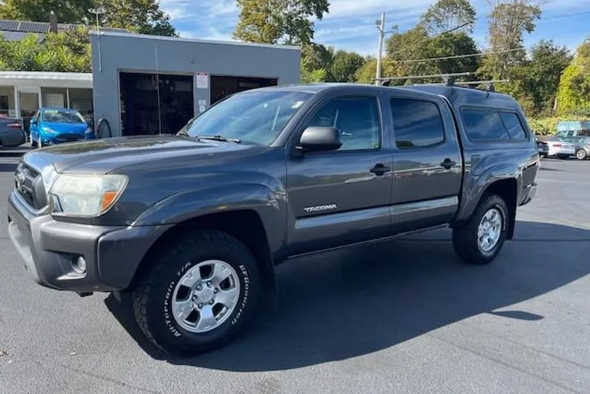 2014 Toyota Tacoma photo 1