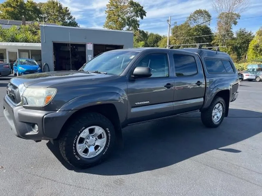 2014 Toyota Tacoma photo 1