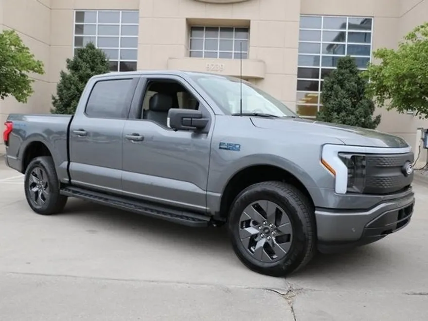 2025 Ford F-150 Lightning photo 1
