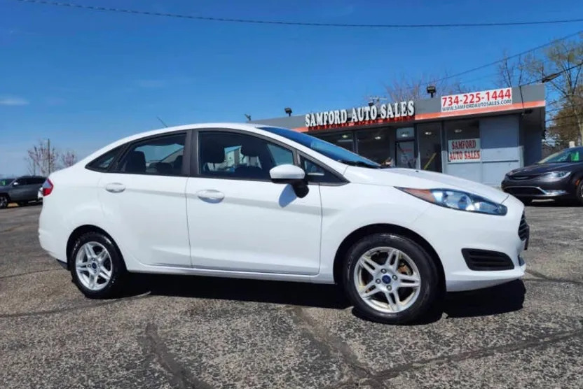 2019 Ford Fiesta SE photo 1