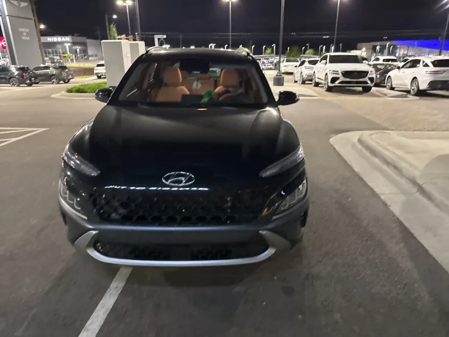 2022 Hyundai Kona Limited photo 1