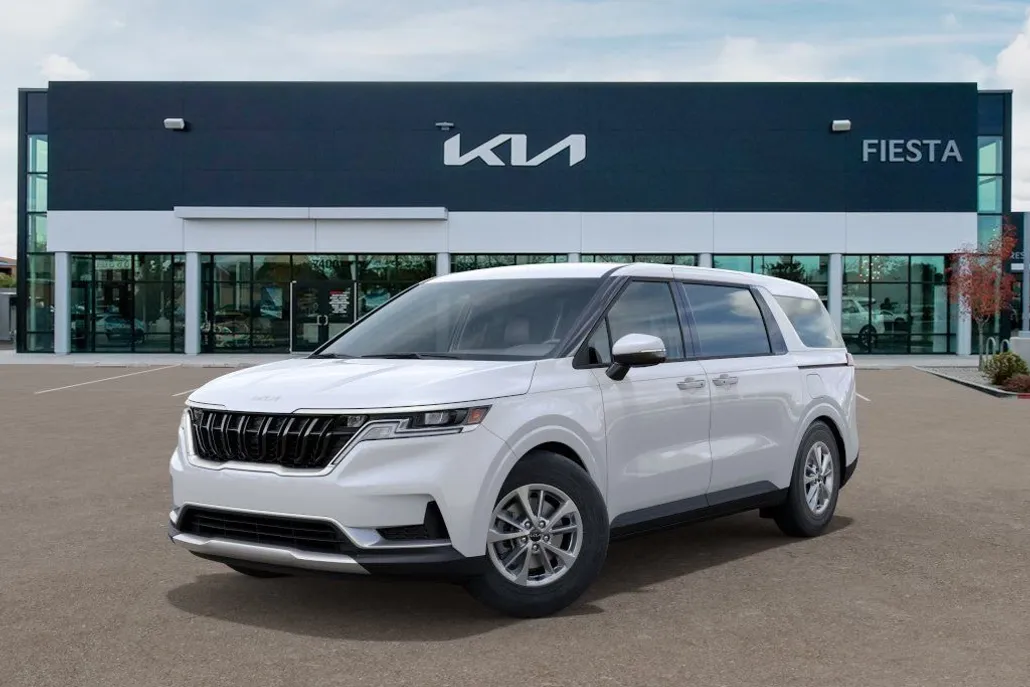2024 Kia Carnival LX photo 1