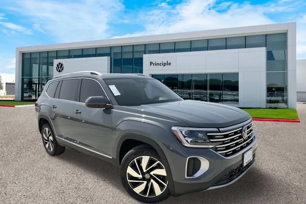 2025 Volkswagen Atlas SEL photo 1