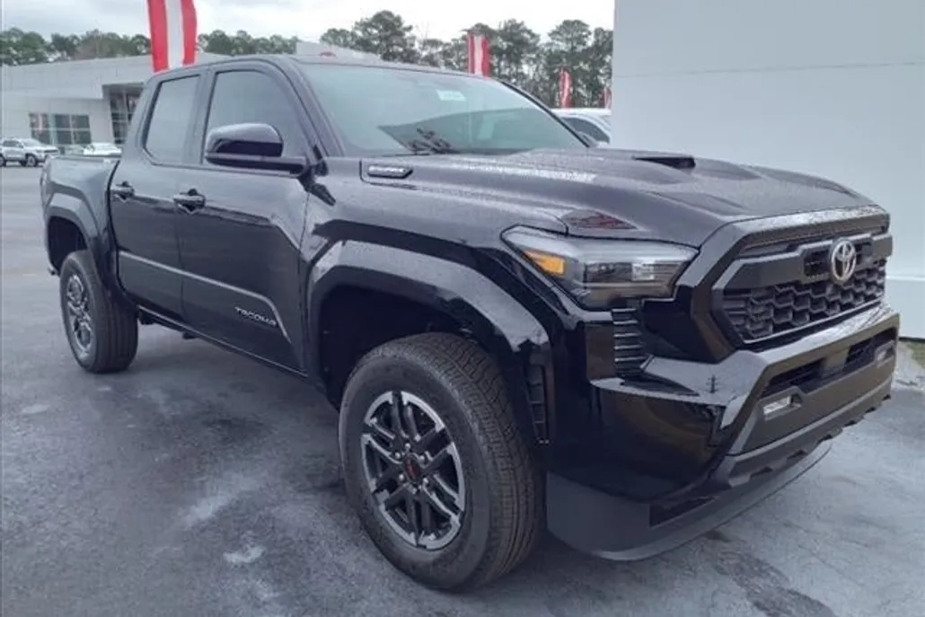 2025 Toyota Tacoma TRD Sport photo 1