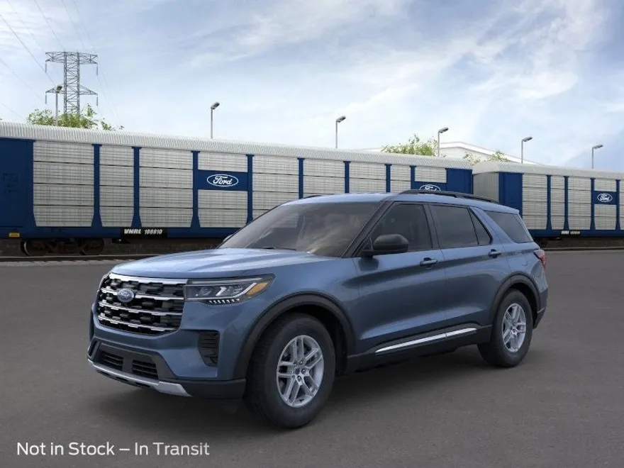 2025 Ford Explorer photo 1