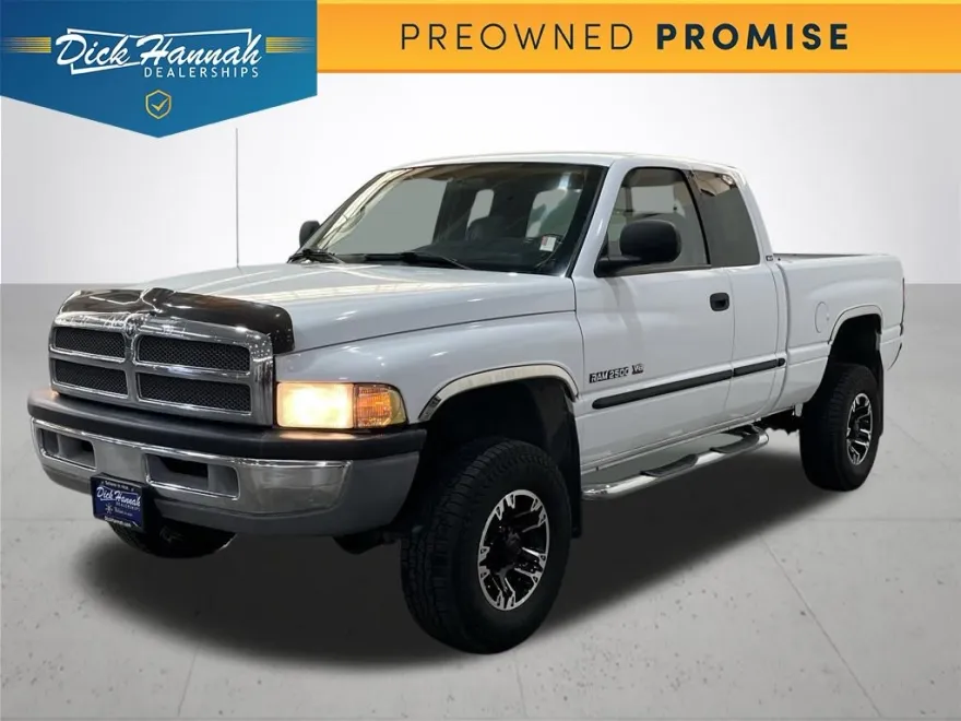 2000 Dodge Ram SLT photo 1