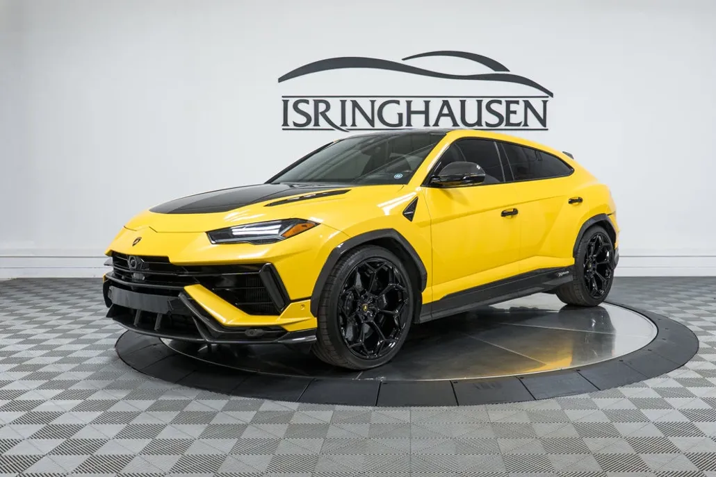 2023 Lamborghini Urus Performante photo 1