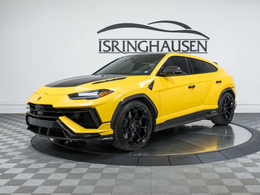 2023 Lamborghini Urus Performante photo 1