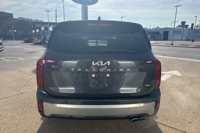 2024 Kia Telluride S photo 1