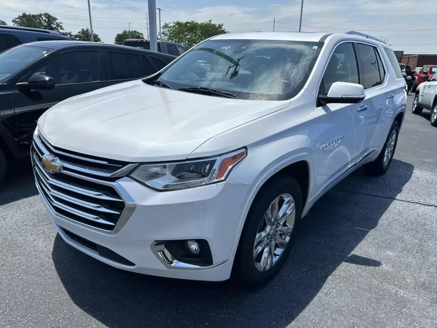 2019 Chevrolet Traverse High Country photo 1