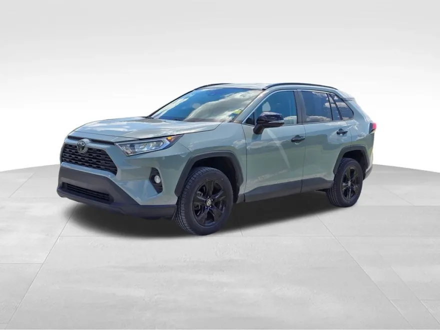 2021 Toyota RAV4 XLE photo 1