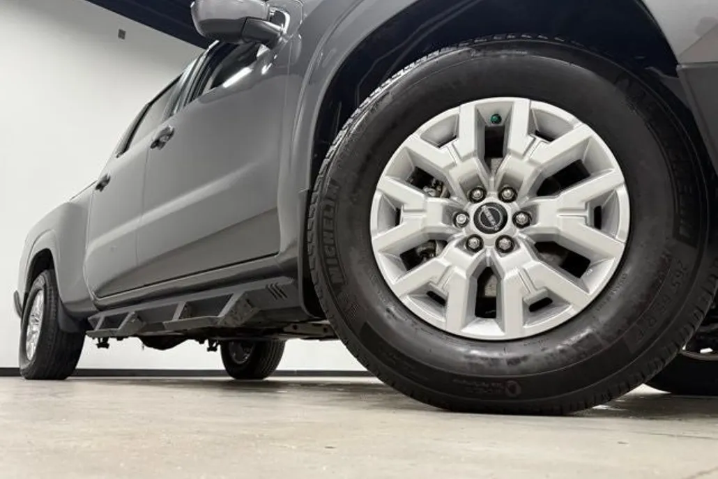 2024 Nissan Frontier SV photo 1