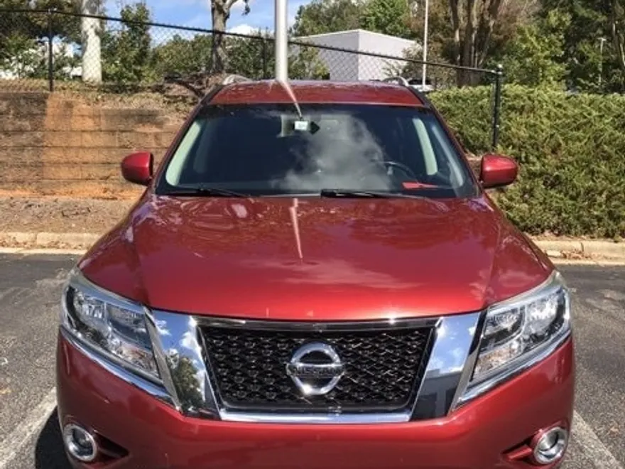 2013 Nissan Pathfinder SL photo 1