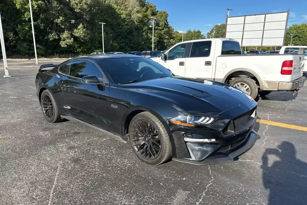 2022 Ford Mustang GT Premium photo 1
