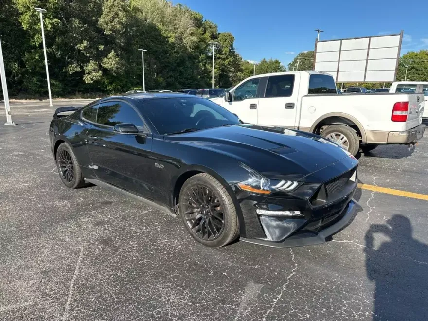 2022 Ford Mustang GT Premium photo 1