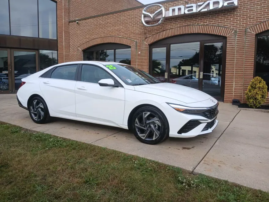 2025 Hyundai Elantra Hybrid Limited photo 1