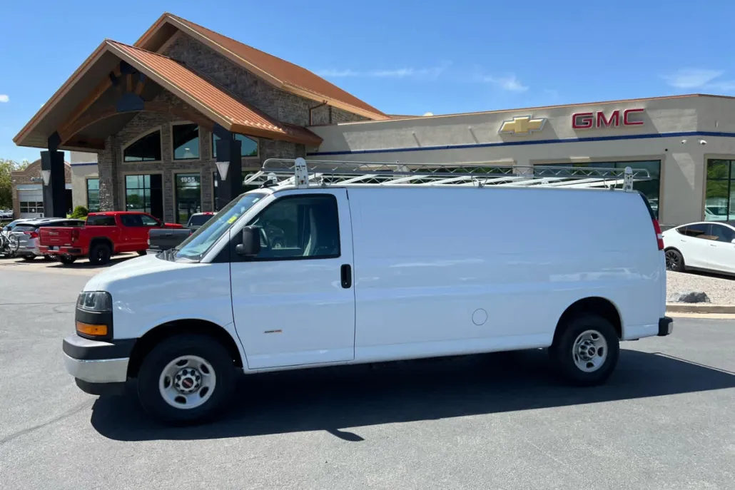 2021 Gmc Savana Cargo photo 1