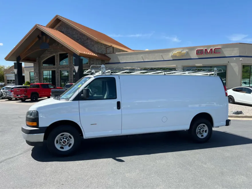 2021 Gmc Savana Cargo photo 1