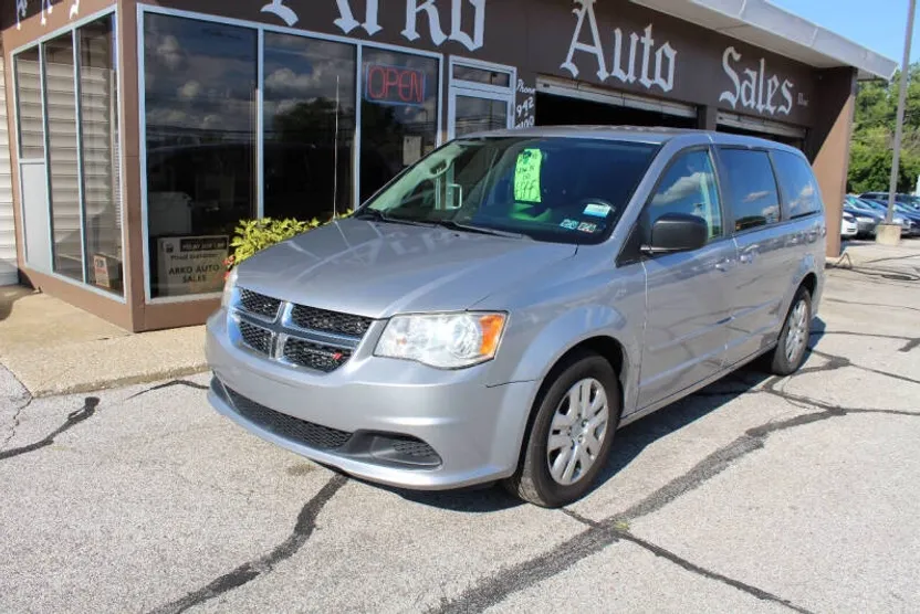 2016 Dodge Grand Caravan SE photo 1