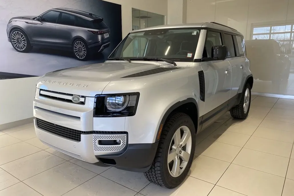 2024 Land Rover Defender 110 S photo 1