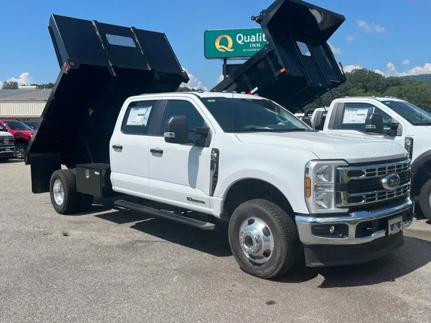 2025 Ford F-350 XL photo 1