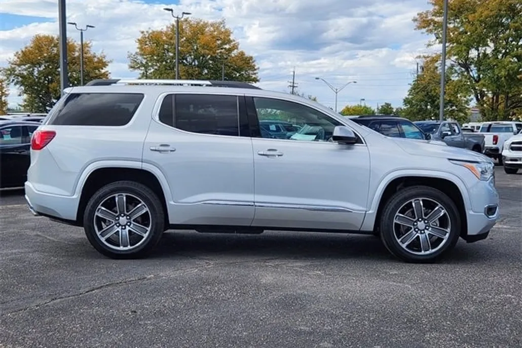 2019 Gmc Acadia Denali photo 1